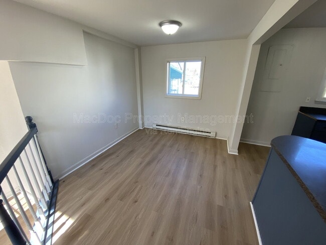Building Photo - 209 Hamilton St