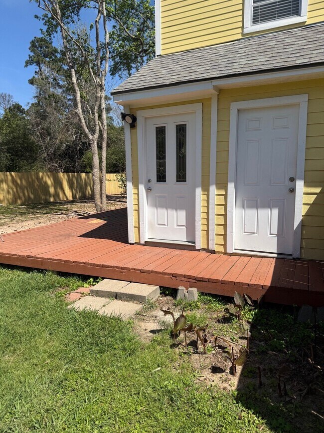 Building Photo - 615 Texas St