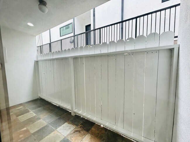 Building Photo - vet182