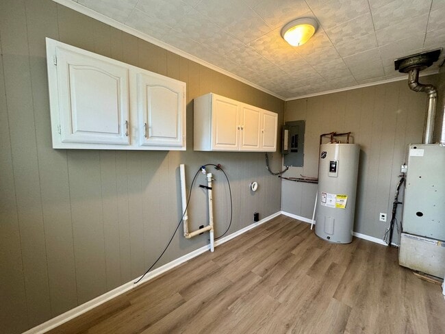Building Photo - North Side Gem – 2-Bedroom with Garage & C...