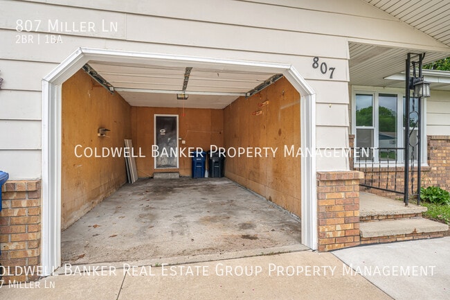 Building Photo - 807 Miller Ln