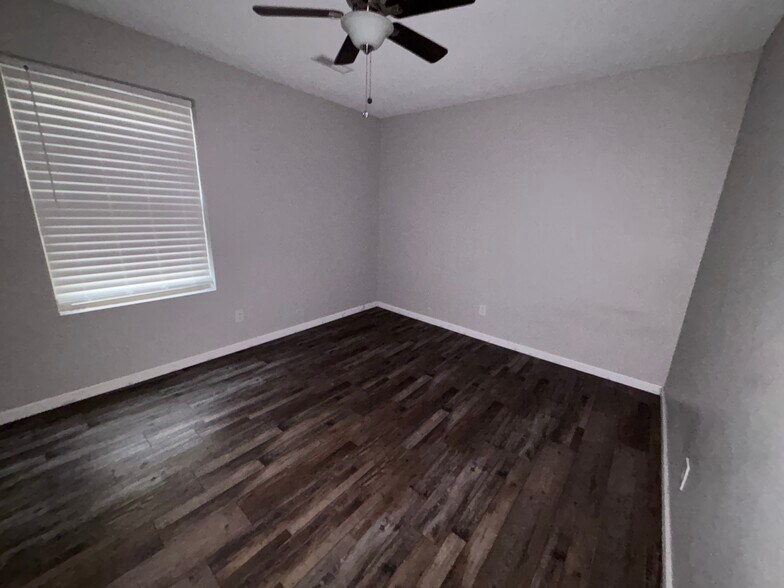 Building Photo - 512 N 2nd St