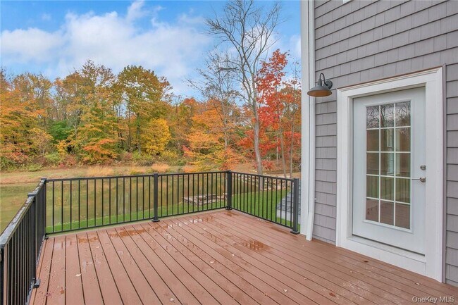 Building Photo - 237 Tomahawk St