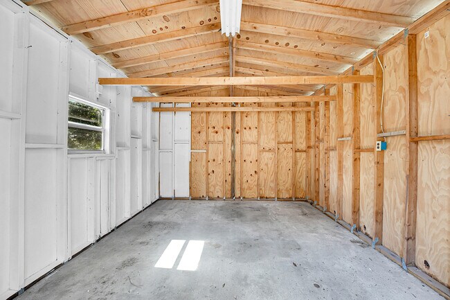 Building Photo - 17717 Bridle Ln