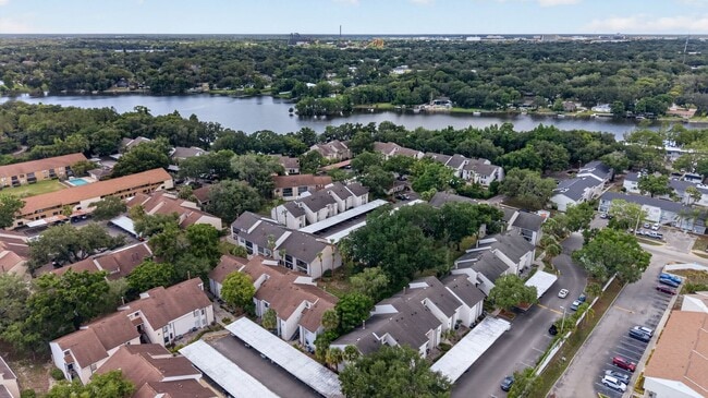 Building Photo - Cozy 3 Bedroom Available in Tampa!