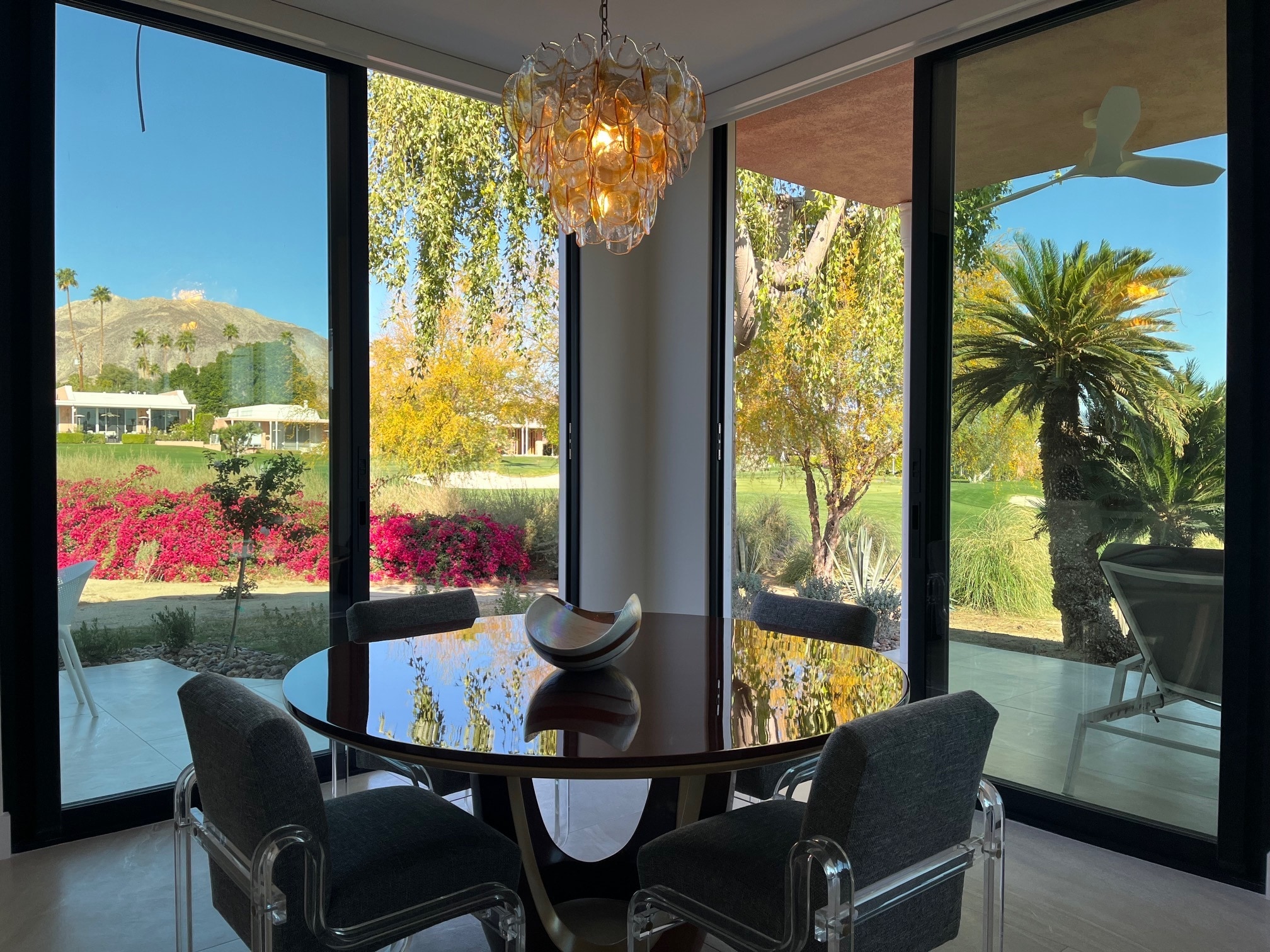 Dining area overlooking two golf holes - 47094 El Menara Cir
