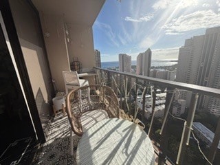 Building Photo - 411 Hobron Ln