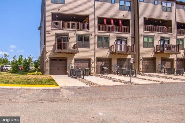 Building Photo - 1743 Dunnington Pl