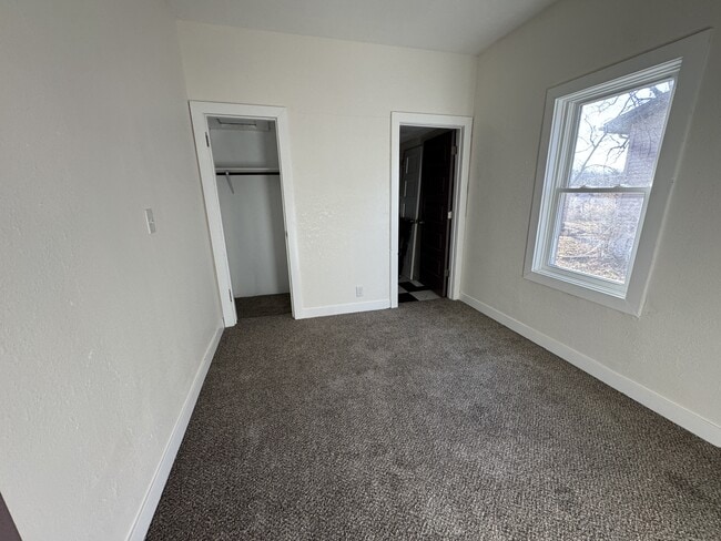 Building Photo - 1329 Rowland Ave