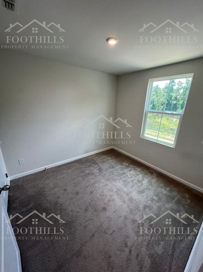 Building Photo - 167 Nicklaus Dr