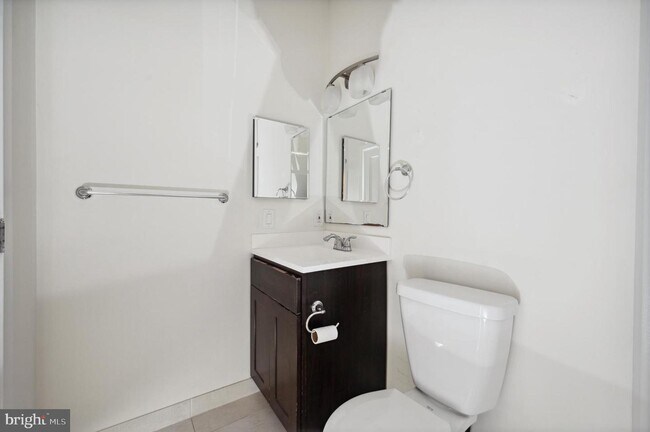 Building Photo - 4610 Cedar Ave