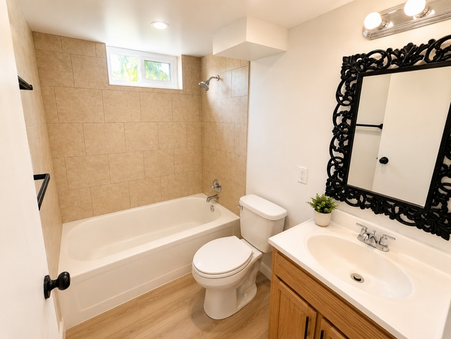 Building Photo - Updated 5 bedroom home is ready for you!