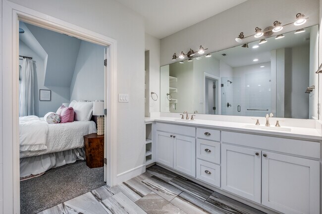 Building Photo - 5073 Gaston Ave