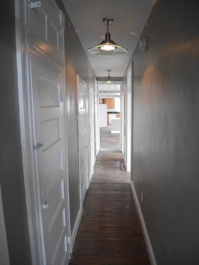 Building Photo - Corner Rowhouse Upper Unit-Canton, MD
