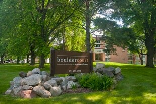 Building Photo - Boulder Court Apartments