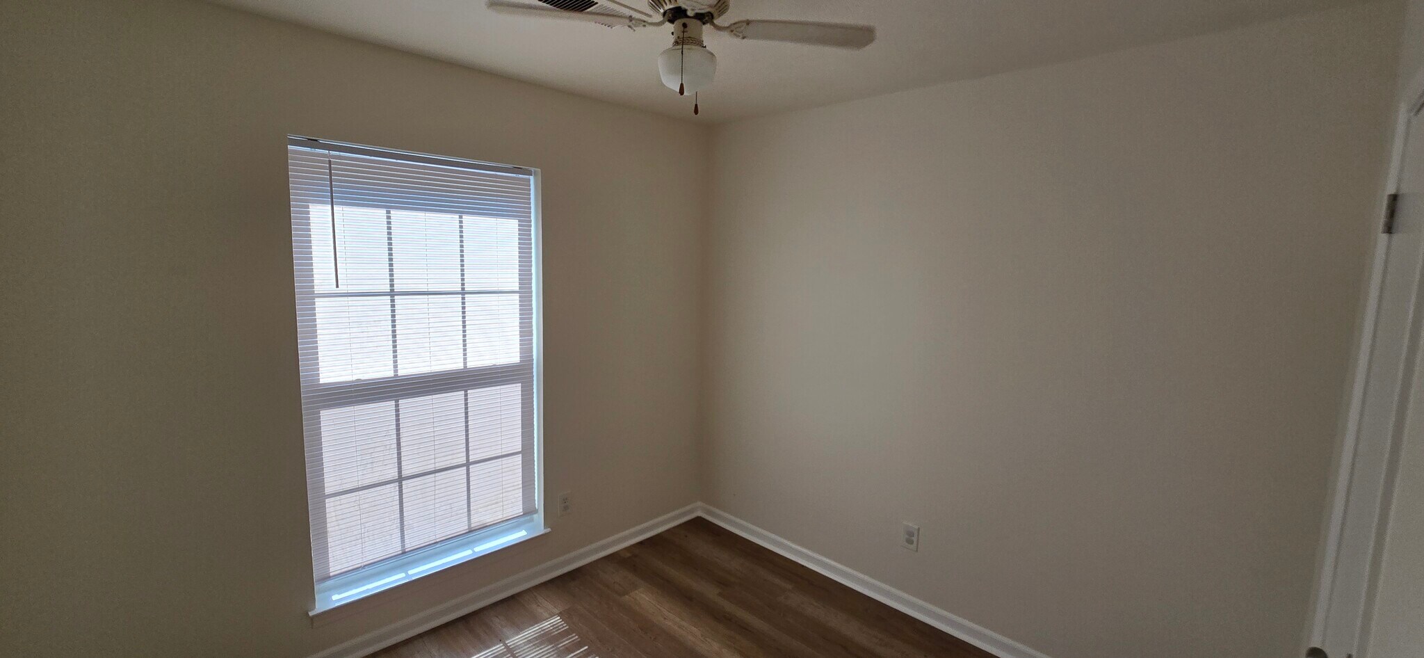 Building Photo - 5200 Broken Oak Dr