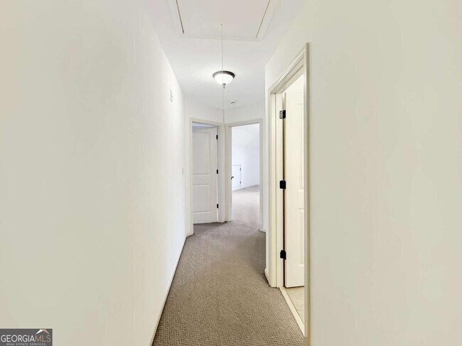 Building Photo - 8275 Majors Ridge Way