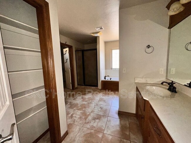 Building Photo - 13201 SW 2nd Terrace