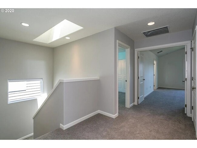 Building Photo - 153 NE Porto Way