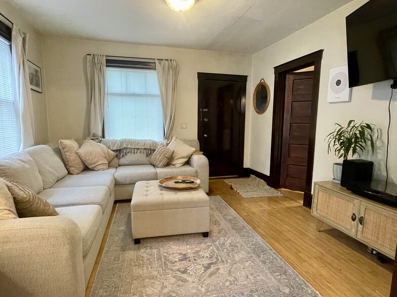 Building Photo - 312 N 69th St