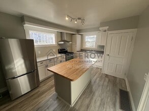 Building Photo - 50 Mathews Ct NE