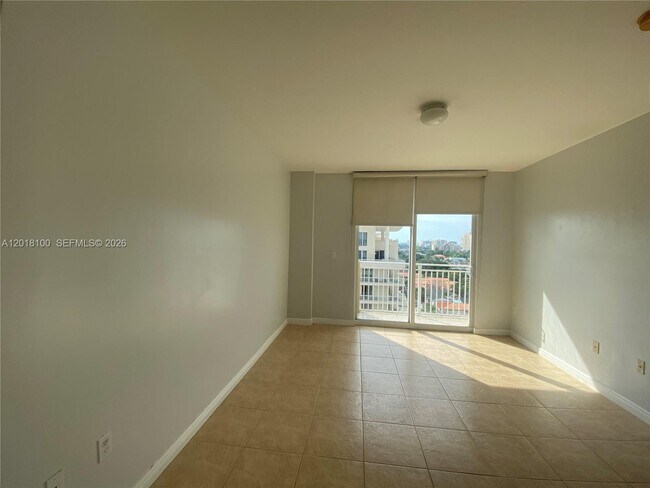 Building Photo - 2425 SW 27th Ave