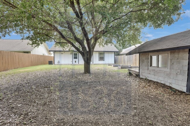 Building Photo - 4500 Acers Ln