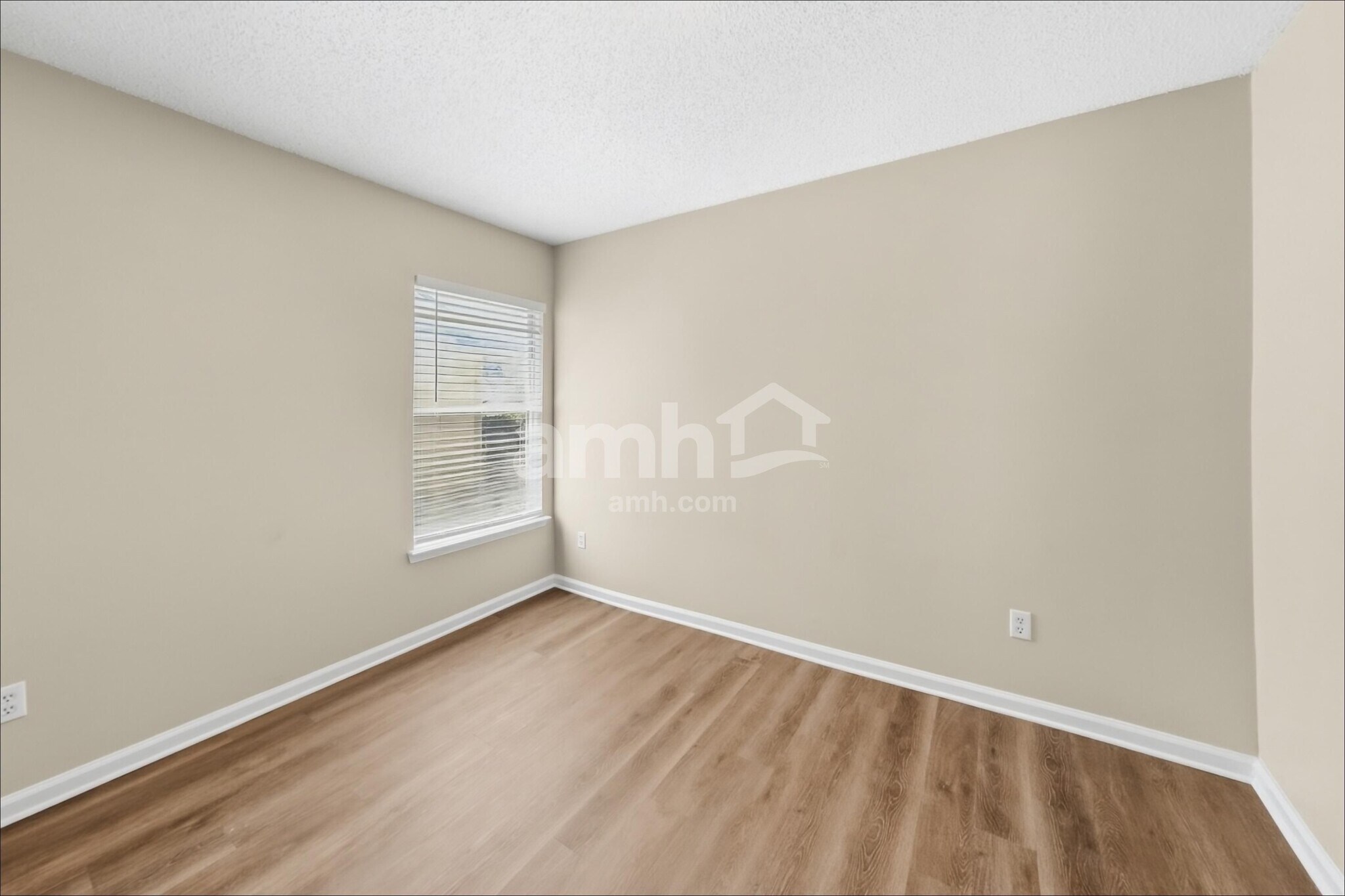Building Photo - 1773 Chandelier Cir E