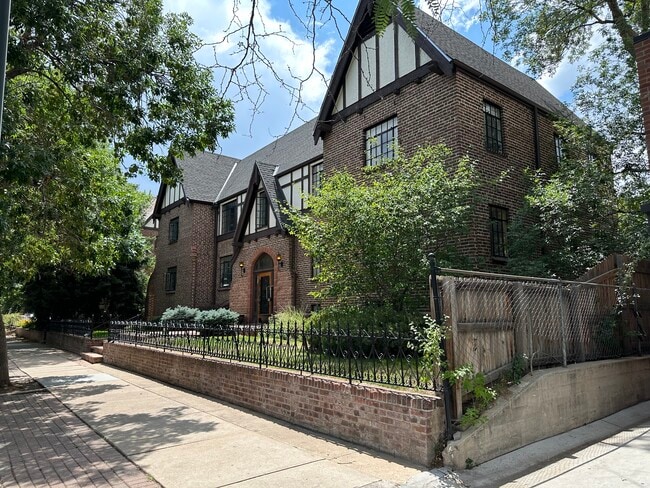 Front of building - 2233 Kearney St