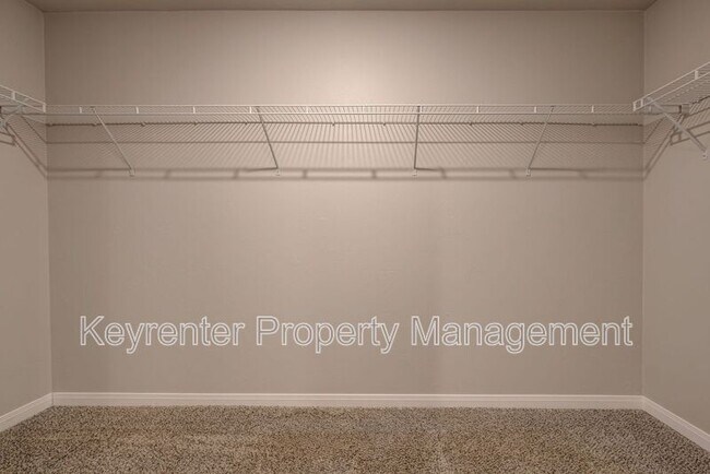 Building Photo - 1612 Maroon Dr