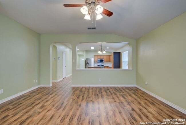 Building Photo - 3 Bedroom/2 Bath Wildhorse Subdivision