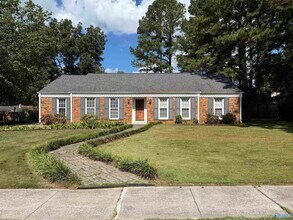 Building Photo - 2511 Galahad Dr SE
