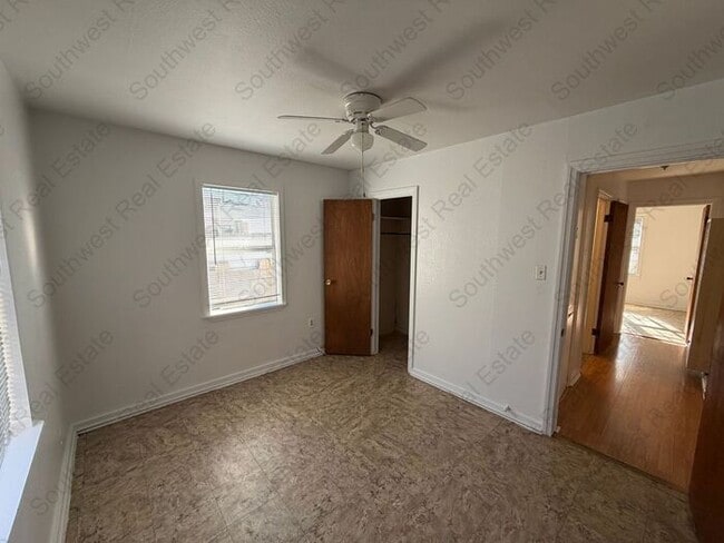 Building Photo - Spacious 3-bedroom 1 bath home