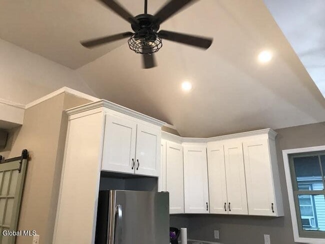 Building Photo - 122 N Ferry St