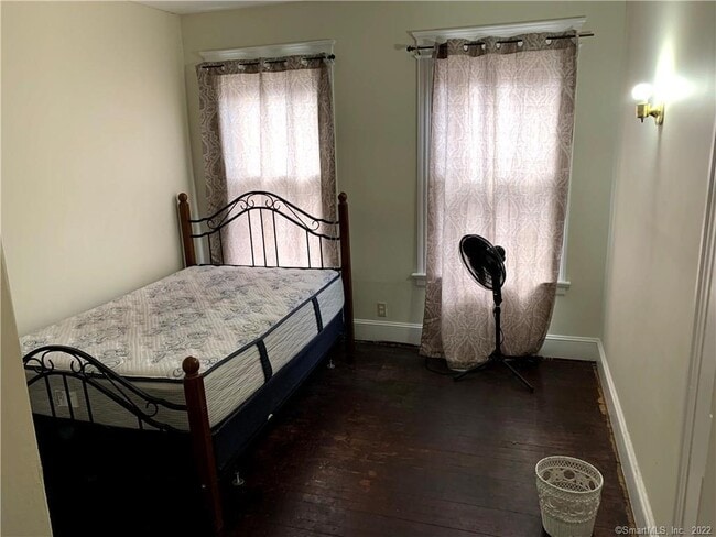 Building Photo - 225 Robbins St