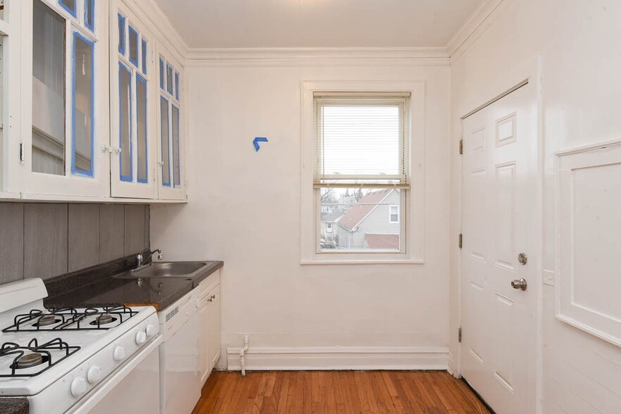 Building Photo - 4826.5 W Addison St