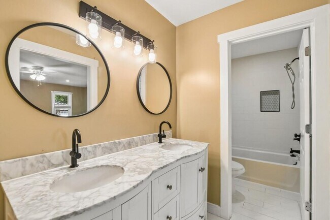 Building Photo - 2799 Brookcliff Landing NE