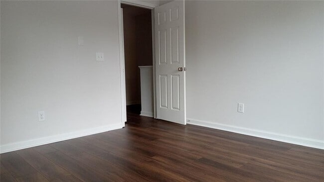 Building Photo - 2156 Park Terrace