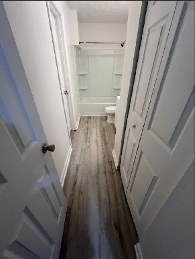 Building Photo - Modern 2-Bed, 1-Bath Oasis with Central Air and Gourmet Kitchen