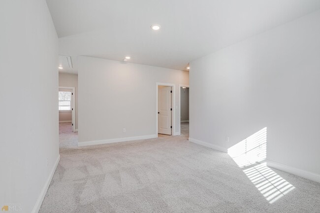 Building Photo - 322 Caledonia Ct