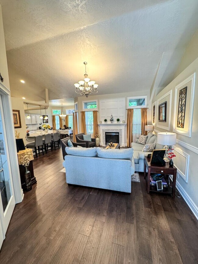 Building Photo - 5483 N Black Sand Ave