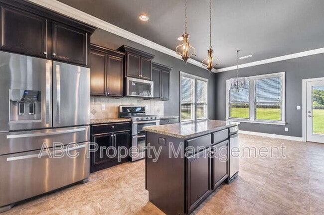 Building Photo - 2544 Brookwater Ln