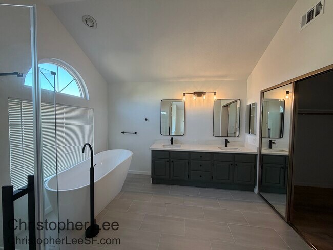 Building Photo - 1849 Kofman Pkwy