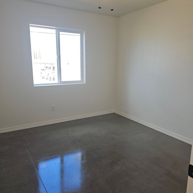 Building Photo - Brand New Patio Home