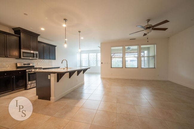 Building Photo - Madera Riverstone Home, 4BR/3BA, Including In-Law Suite, SOLAR, Community Pool, Tons of Community...