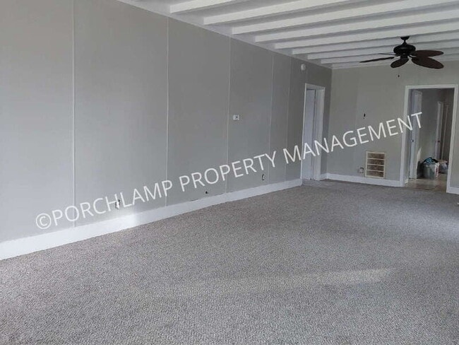 Building Photo - 541 W Grand Ave