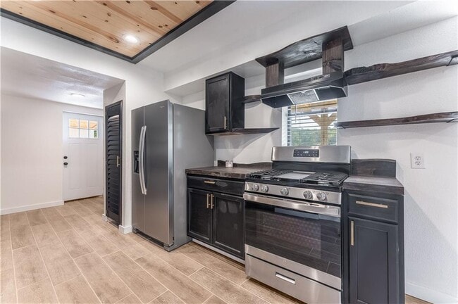 Building Photo - 15316-15312 W Will Rogers Dr