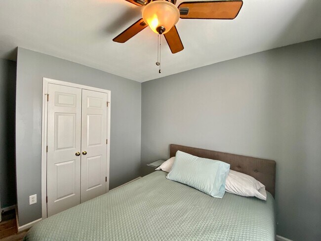 Building Photo - West AVL - Spacious Home in Scenic Bluff Subdivision