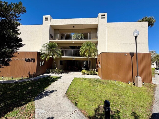 Building Photo - 8075 SW 107th Ave