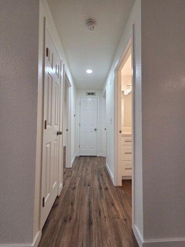 Building Photo - 1106 106th St Ct E